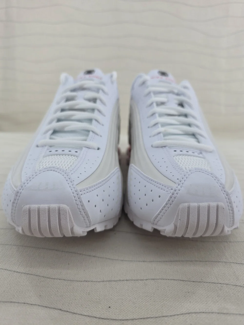 Nike Youth Shox R4 GS White Phantom Red Running Shoes CW2626-102 Size 7Y NEW